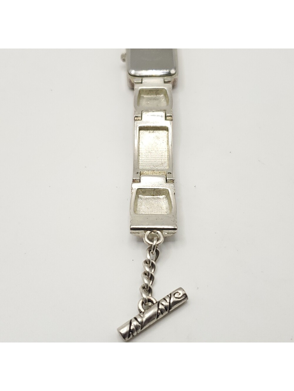Geneva Platinum Silver Tone Quartz Toggle Band Womens Watch 19mm New Battery - Picture 14 of 16